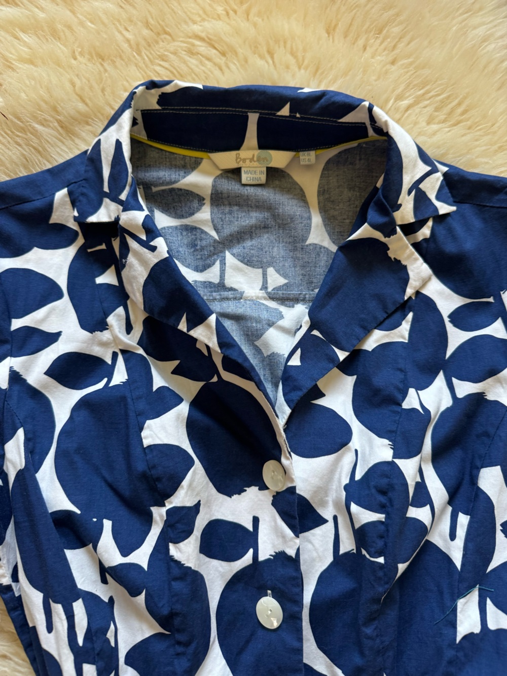 Boden Riviera Shirt Dress in size 4 tall Navy and White Floral Wrap Dress - Picture 6 of 12